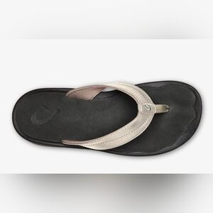 NWT/Box OluKai Black and Metallic Gold 'Ohana Sandals, 7